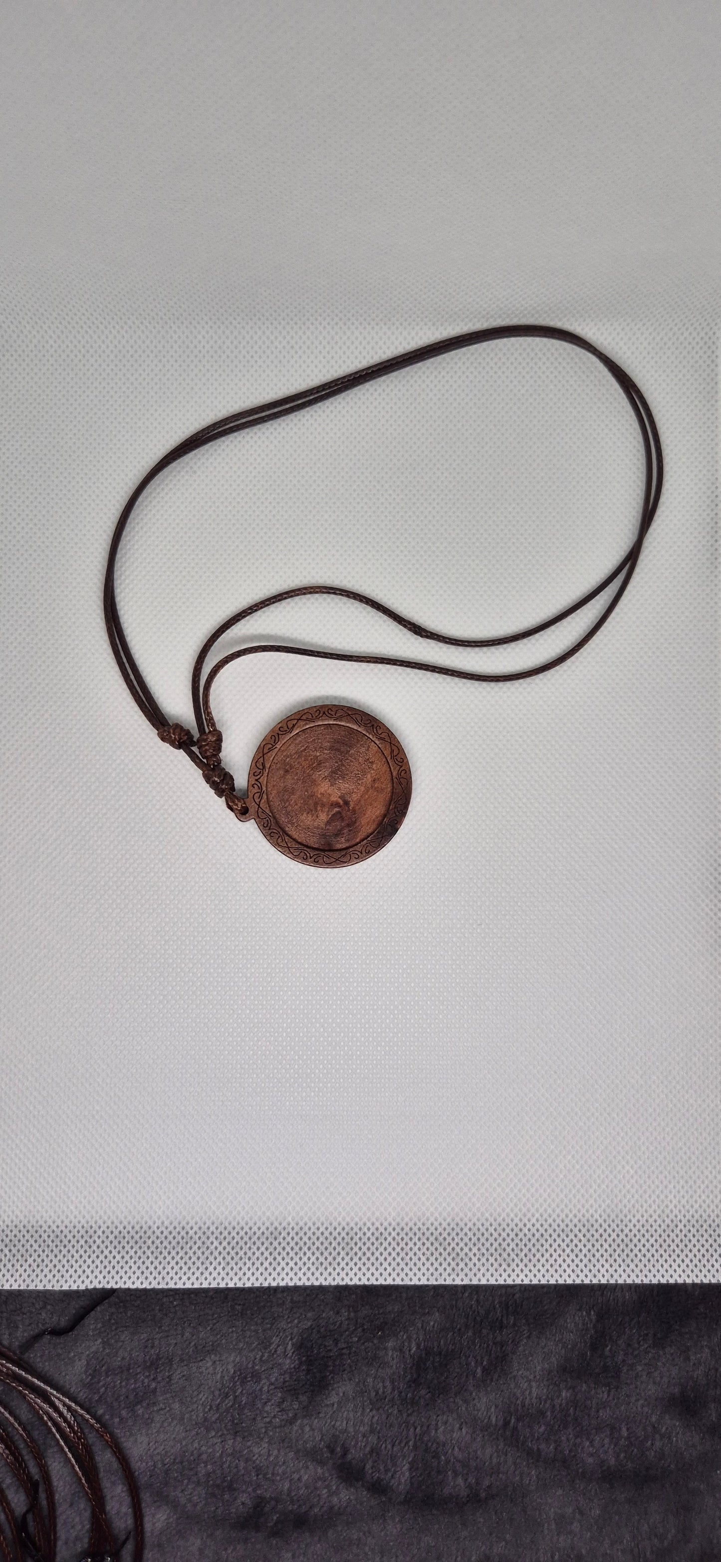 Personliga Trähalsband med Eget Tryck eller Gravyr – 1,5 tum