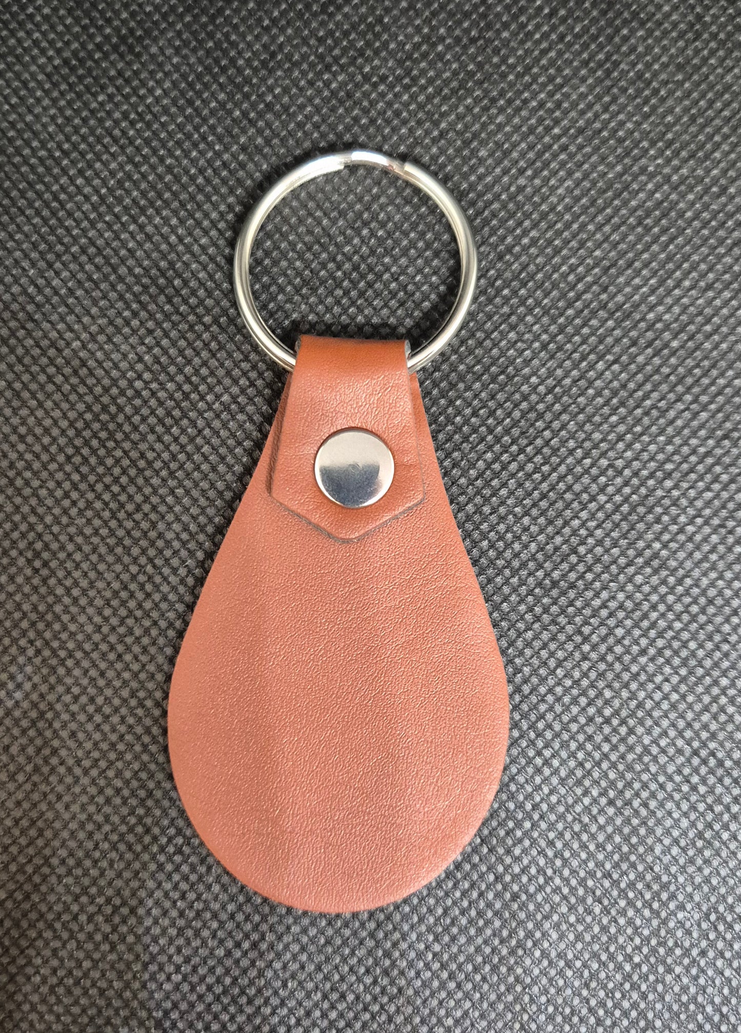 Personliga Nyckelringar i Konstläder med Gravyr eller Tryck