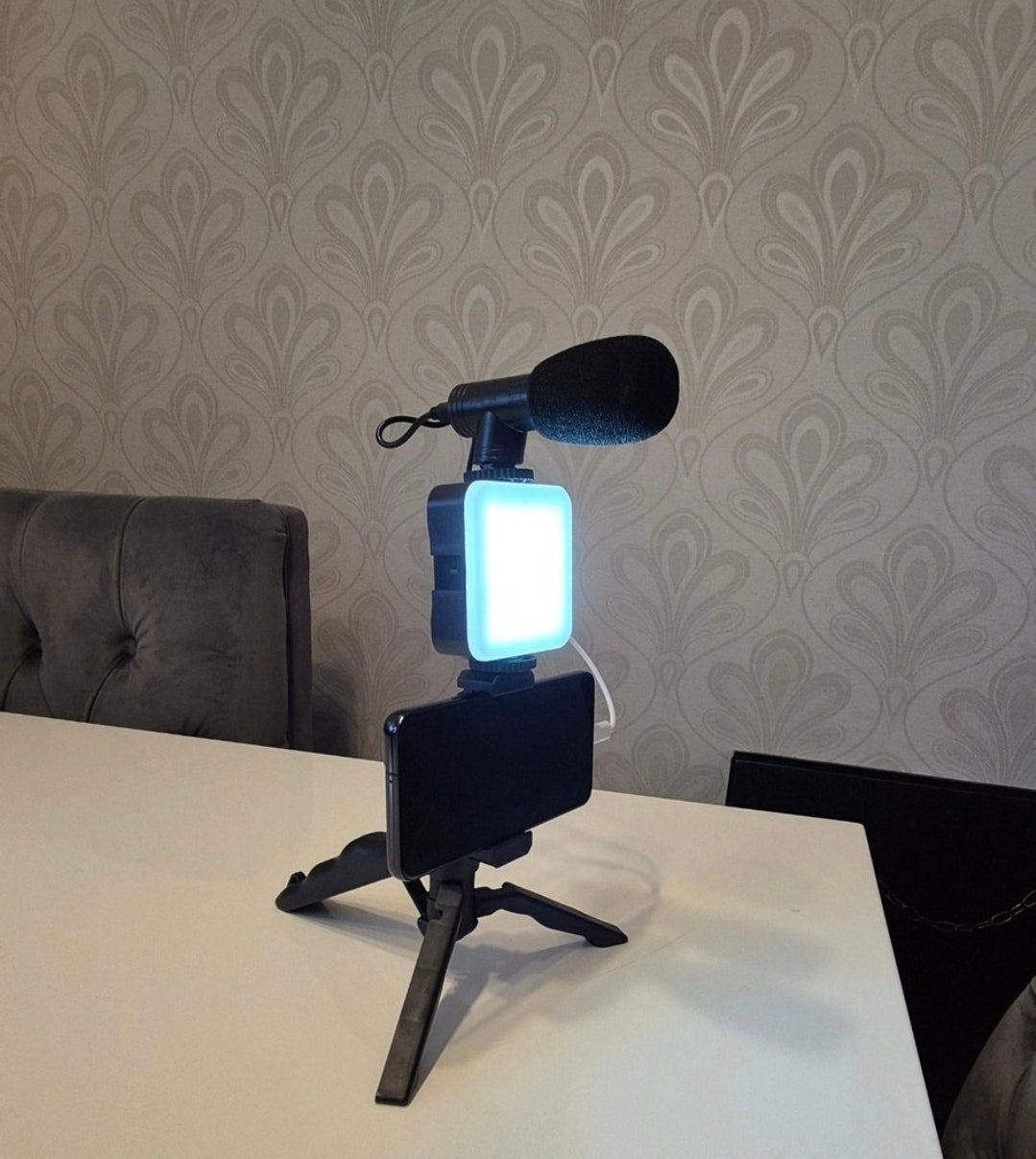 Tripod Vloggkit med Mikrofon & LED-lampa – För iPhone & Android