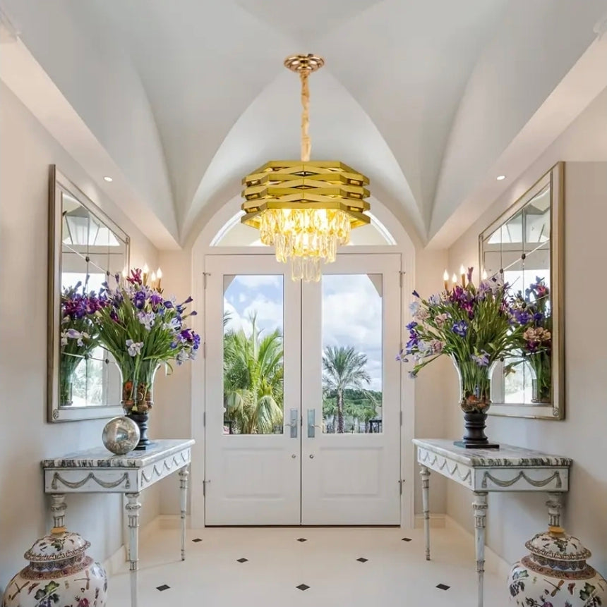 Stilfull Modern Ljuskrona i Guld med Kristall